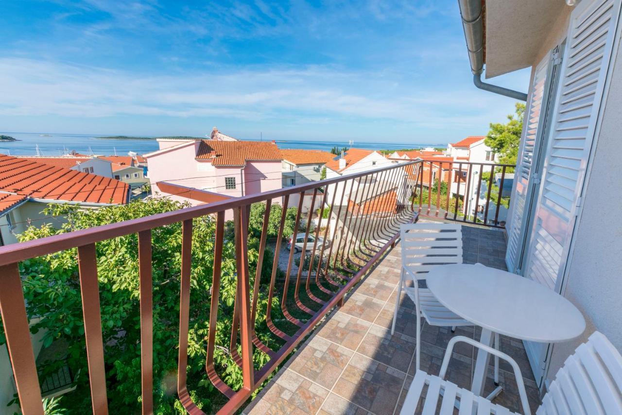 Apartments Matejka Primošten Esterno foto